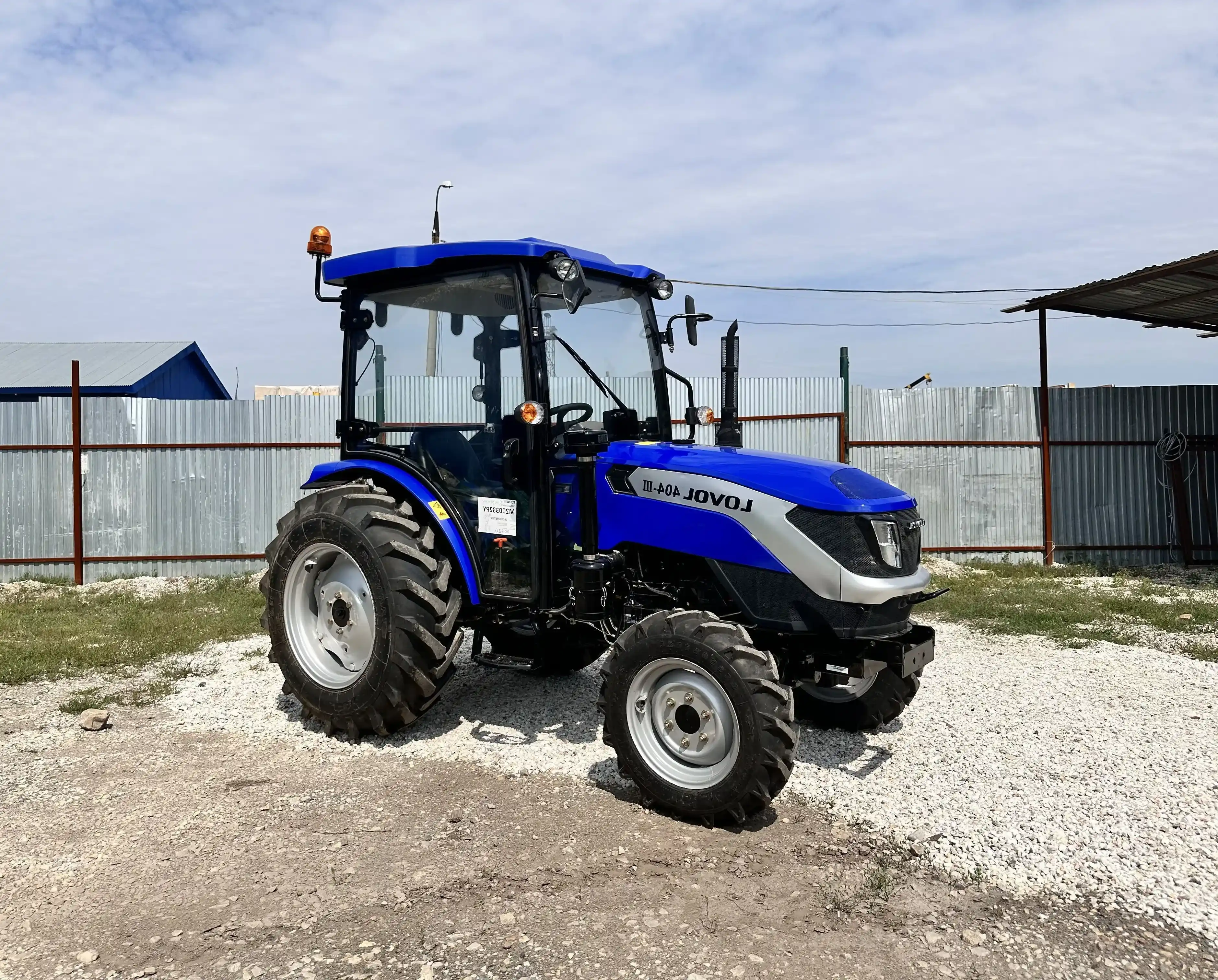 Минитрактор Lovol TE-404 с кабиной III генерация